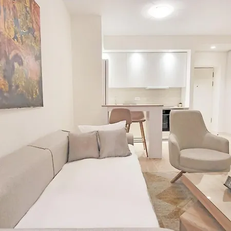 Metropoliten - Aria Lux Bw Belgrado